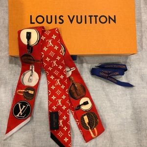 Louis Vuitton Twilly scarf